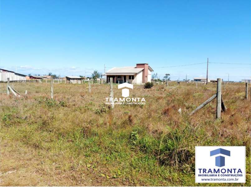 TERRENO A VENDA NA PRAIA  AREA DO TERRENO: 300m² (12m X 25m)  800m DO MAR – PRAIA DO GUAIRACÁ– BALNEÁRIO ARROIO DO SILVA / SC
