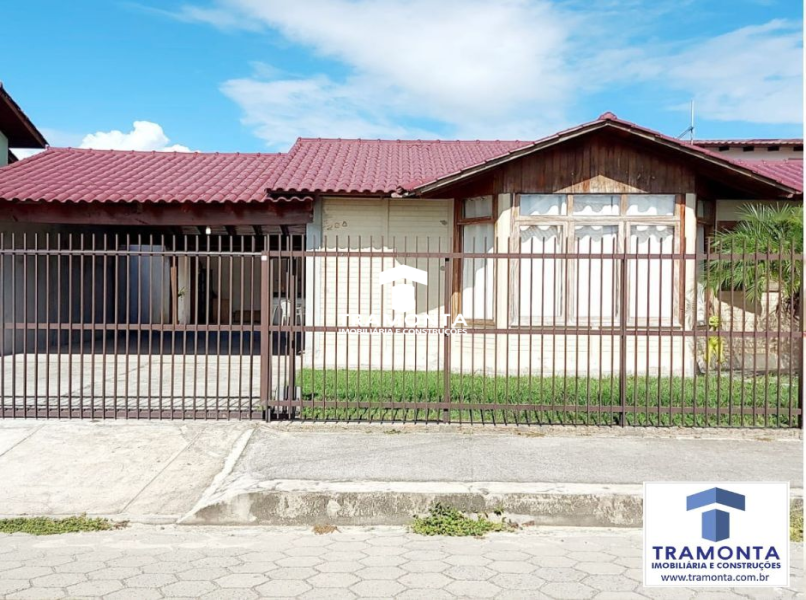 CASA C/ 125m² A VENDA EM ARARANGUÁ
